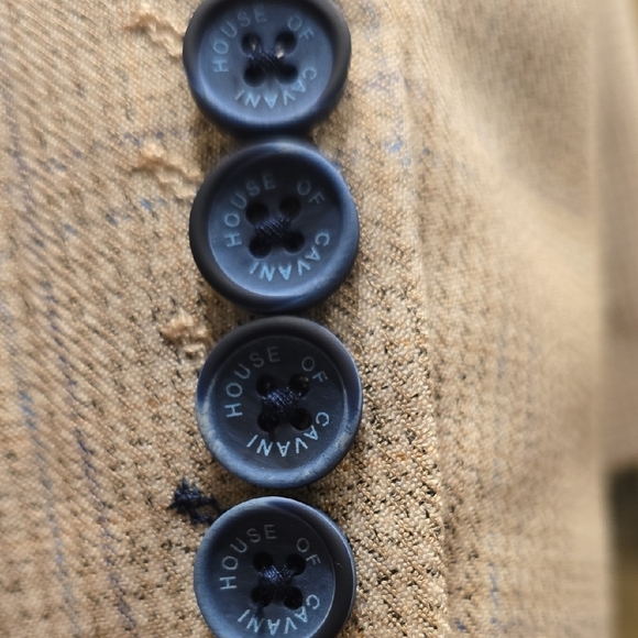 HOUSE OF CAVANI Cream Tailored Blazer with Notched Lapels - Picture 6 of 16